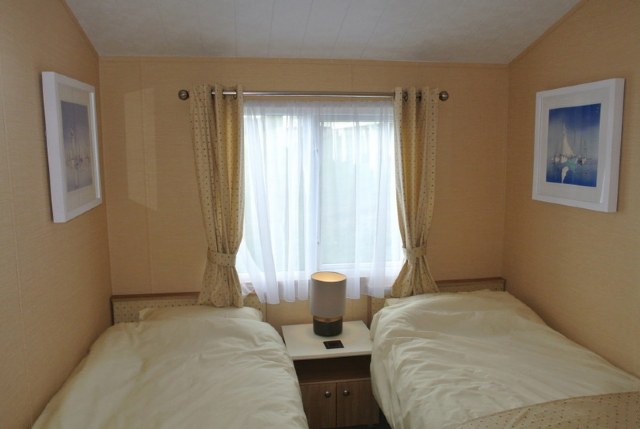 W6 - 2nd Twin Bedroom