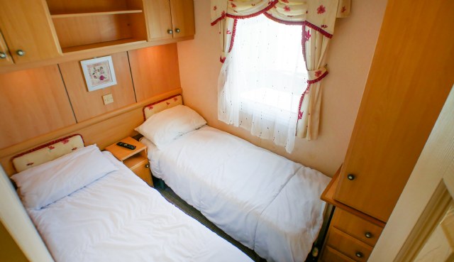 DG38 - 1st Twin Bedroom