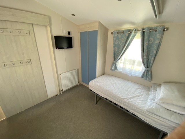 AG22 - Main bedroom