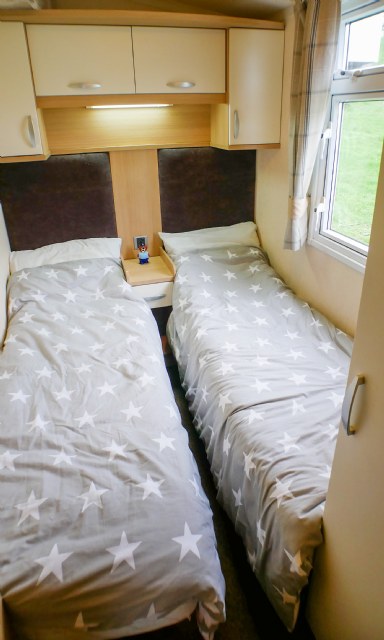 GH88 - Twin bedroom